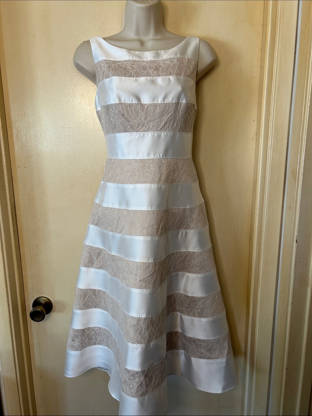 Adrianna Papell Cream and Beige Striped Lace Midi Dress size 4